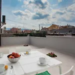 Apartment Garden Breeze *