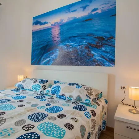 Apartment Garden Breeze *